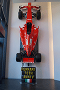 F1 dans le hall d'entrée