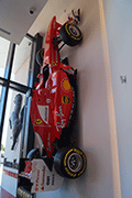 F1 dans le hall d'entrée