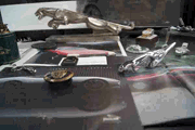 Vitrines objets  divers Jaguar