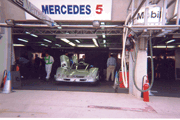 Mercedes CLR avec N Heifeld / P Dumbreck / C Bouchut - Abandon après son envolée dans les hunaudières