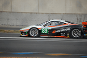 Ferrari F458 Italia - Dominik Farnbacher / Allan Simonsen / Leh Keen - GTE Pro - Abandon : moteur cassé