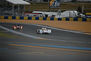 La future Vainqueur suivie  de l'Oreca FLM 09, non engagée