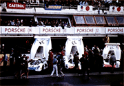 Les porsches 908/8 avant le départ