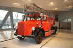 Camion de pompies grande échelle double cabine - Type et année ??